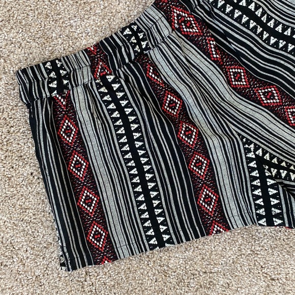 Forever 21 Aztec Pull On Shorts - Picture 6 of 9